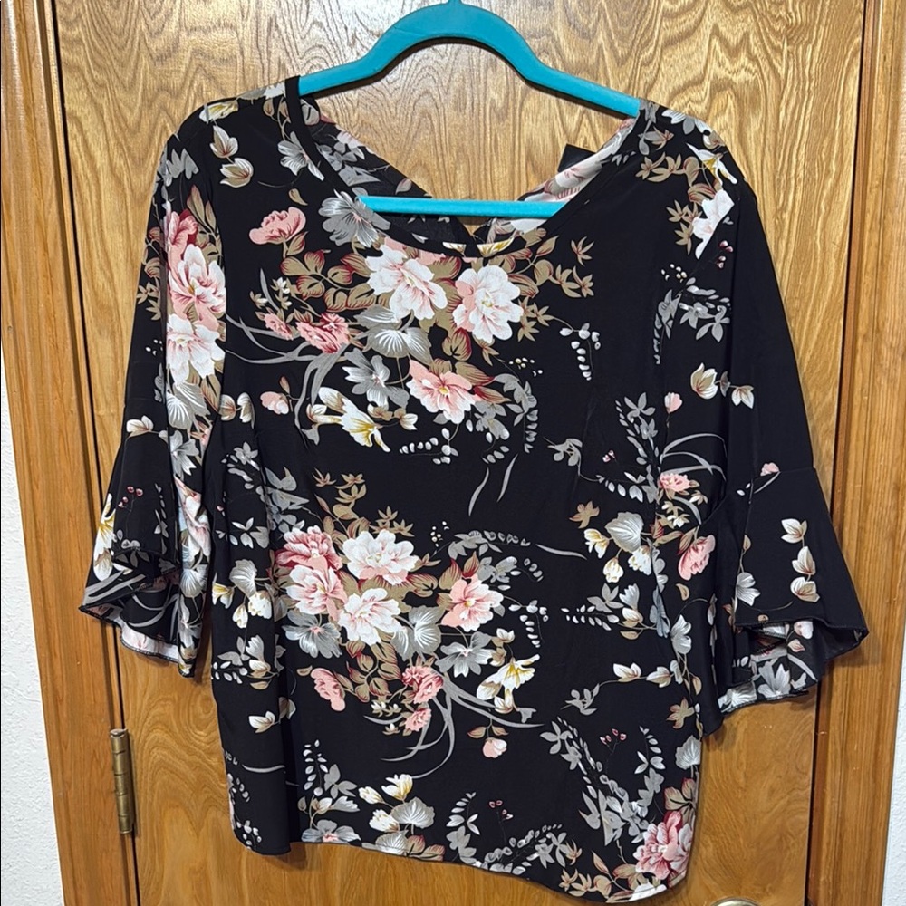 SHEIN Black and Pink 3/4 Sleeve Boxy Blouse